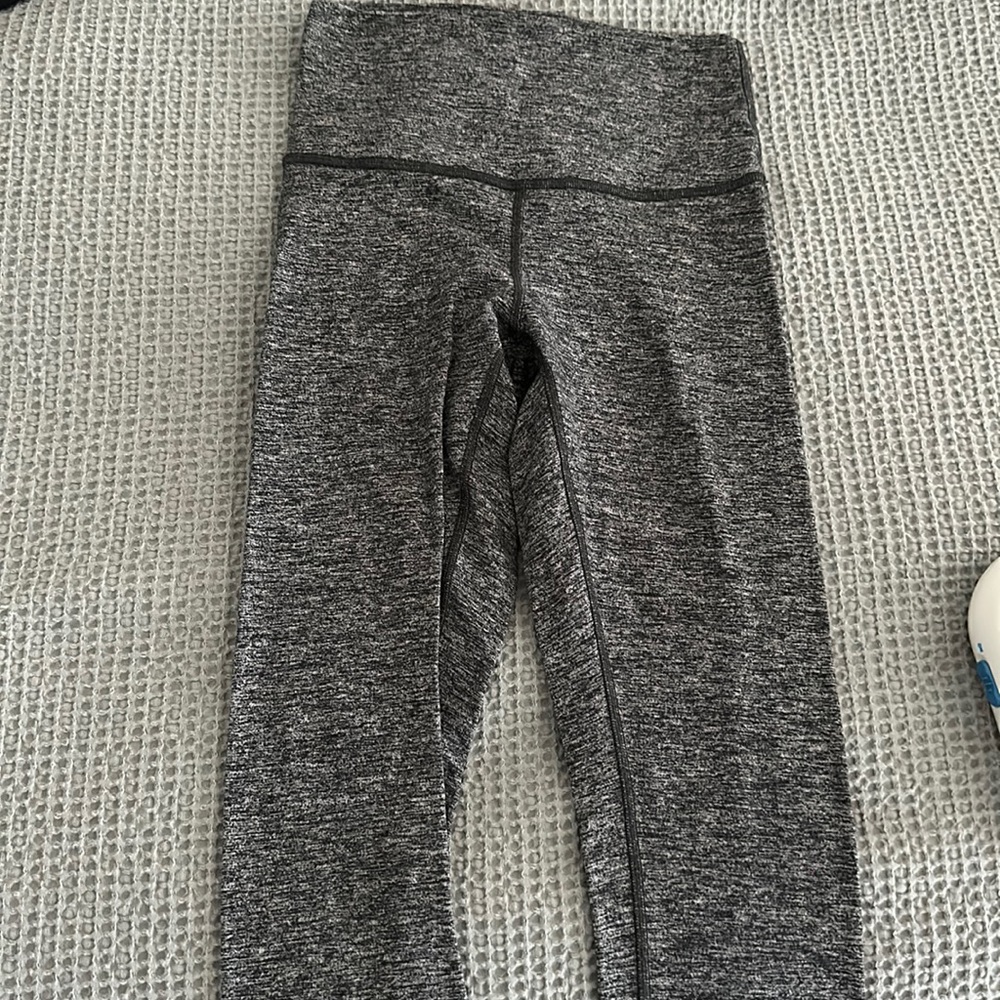 Women’s lululemon grey leggings size 4